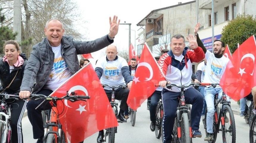 Ak Parti Geleceğe Pedal &Ccedil;evirdi