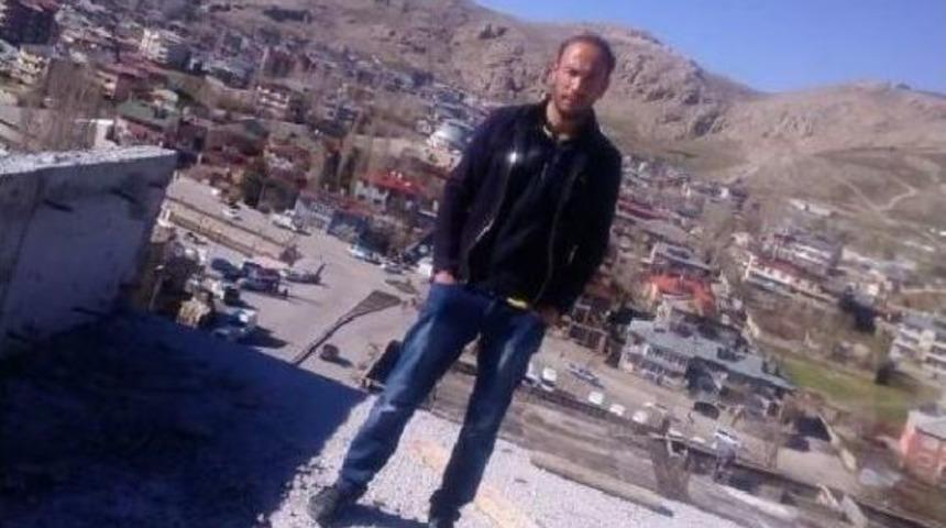 İnşaatta &Ccedil;alışan Tıp &Ouml;ğrencisinin &Uuml;zerine Demir Kalıp D&uuml;şt&uuml;, Talihsiz Gen&ccedil; Hayatını Kaybetti