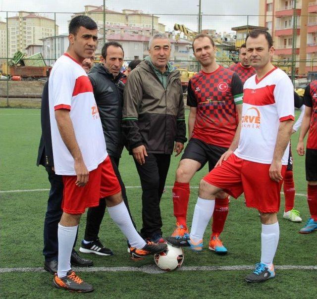 Sivas’ta Şehit Savcı Mehmet Kiraz Anısına Futbol Turnuvası