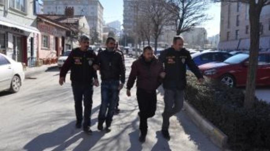 Market Soyguncuları G&uuml;venlik Kamerasında