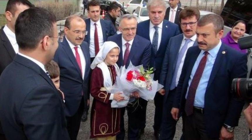 Bakan Ağbal Ve &Ouml;zl&uuml; Bayburt'ta