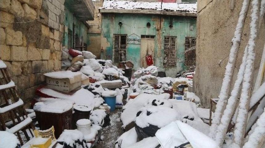 Evden 4 Kamyon &Ccedil;&ouml;p &Ccedil;ıktı