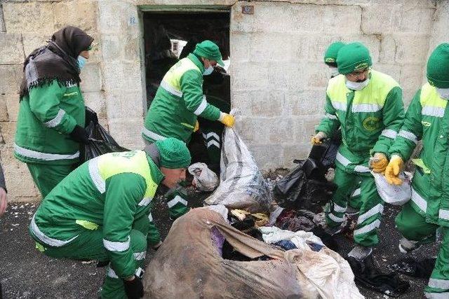 Evden 4 Kamyon &Ccedil;&ouml;p &Ccedil;ıktı 1