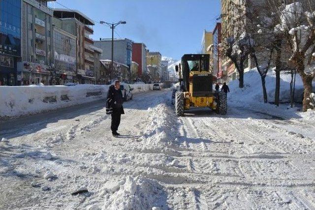 Muş’ta Karla Mücadele Çalışması