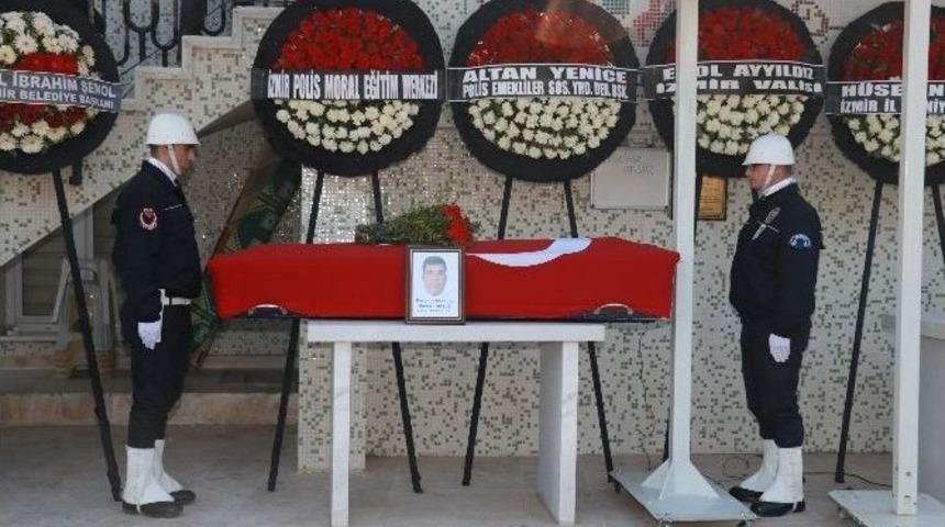 Polis Memuru &Ouml;ks&uuml;z Son Yolculuğuna Uğurlandı