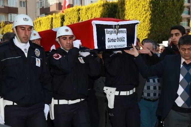 Polis Memuru Öksüz Son Yolculuğuna Uğurlandı