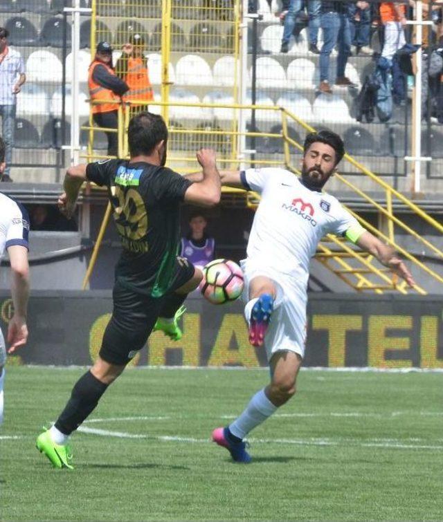 Akhisar Belediyespor-Medipol Başakşehir Fotoğrafları