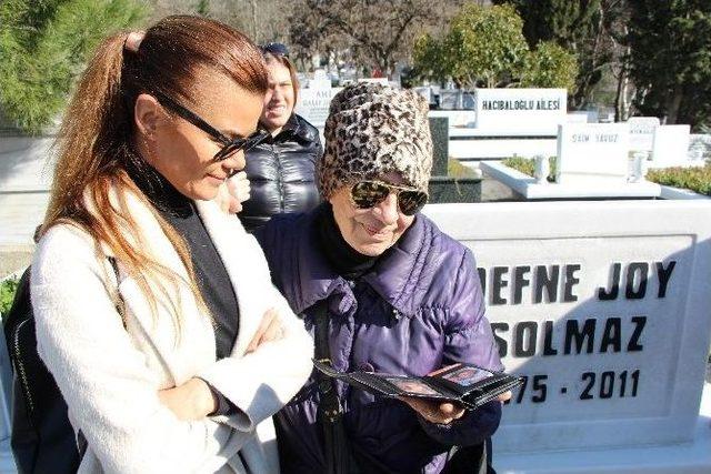 (özel Haber) Defne Joy Foster’ın Annesinden Kızının Ölümü İle İlgili Açıklama