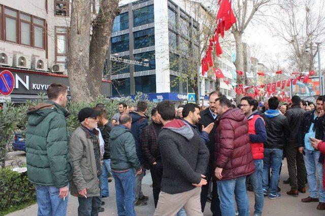 İzinsiz ’hayır’ Standına Polis Müdahalesi: 2 Gözaltı