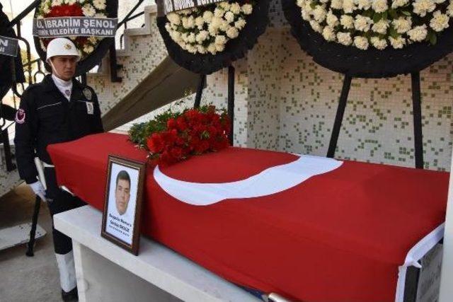 G&ouml;rev Şehidi Polis Son Yolculuğuna Uğurlandı 3