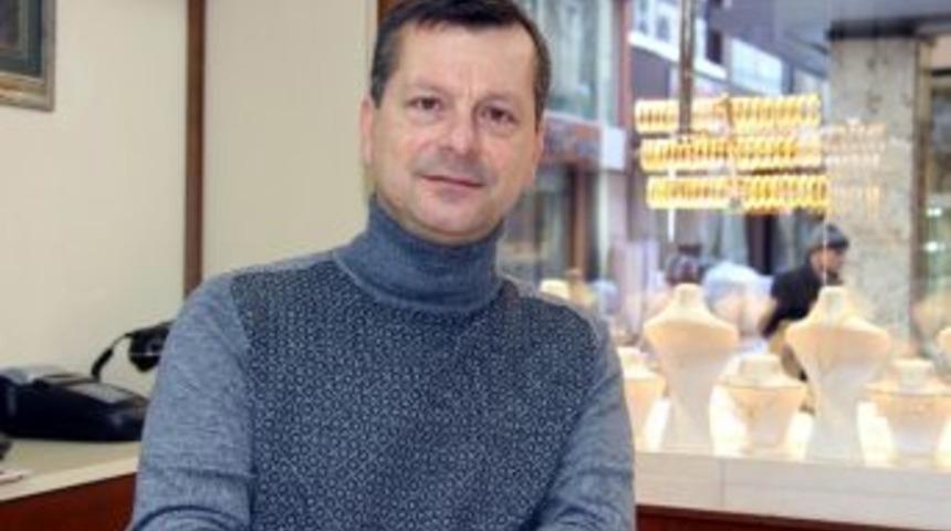 Trump G&ouml;reve Geldi, Altın D&uuml;ş&uuml;şe Ge&ccedil;ti