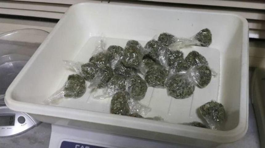 İzmir&rsquo;de 2 Uyuşturucu Satıcısı Tutuklandı