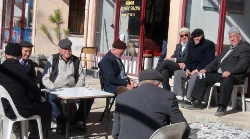 Kuşu'da 4 Se&ccedil;imdir Sandığa Gitmeyen Se&ccedil;men Yine Kararsız