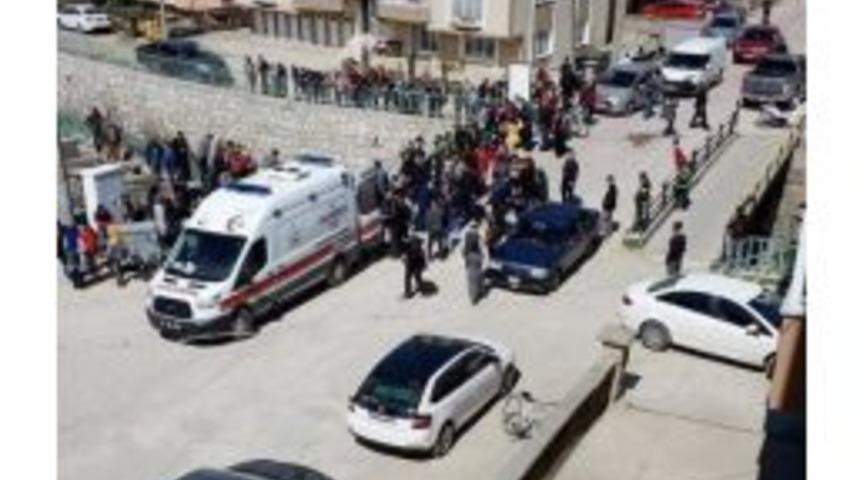 Bisikletiyle Dereye D&uuml;şen Gen&ccedil; Kız &Ouml;l&uuml;mden D&ouml;nd&uuml;