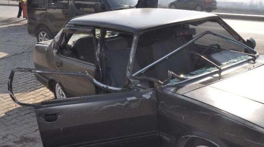 Bursa&rsquo;da Feci Kazada Can Pazarı: 4 Yaralı