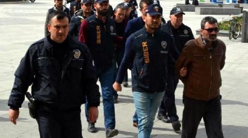 Gurbet&ccedil;ilerin Hesaplarını Boşaltan &Ccedil;etenin 5 &Uuml;yesi Tutuklandı