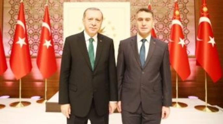 Tötm Başhekimi Parlakpınar, Külliyedeki Ödül Törenine Katıldı