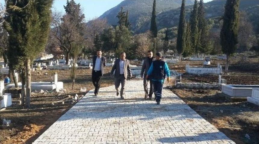 G&ouml;lmarmara Değnekler Mezarlık Yolu Yenileniyor