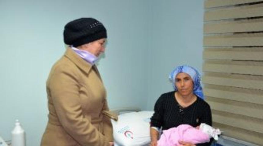 Başkan Eşi Kılı&ccedil;&rsquo;tan Anne G&uuml;ler&rsquo;e Ziyaret