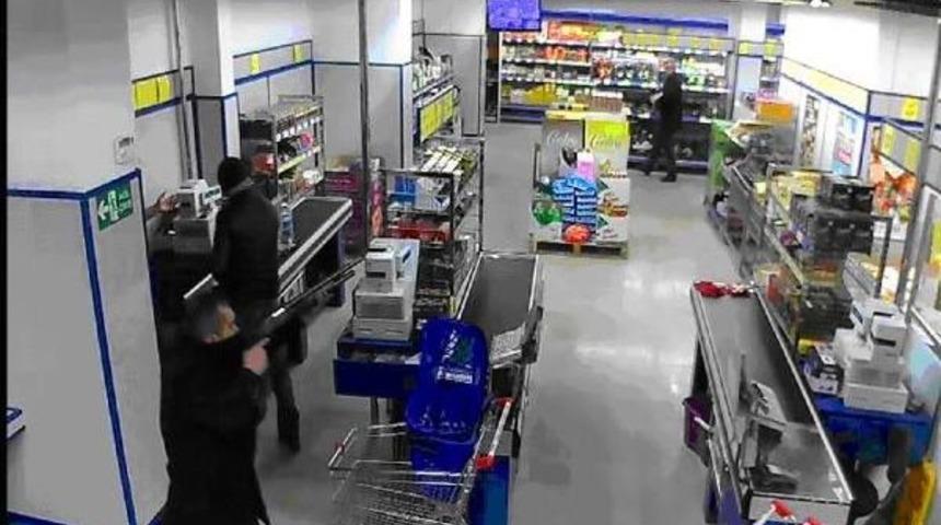 T&uuml;fekle Market Soyanlar Yakalandı