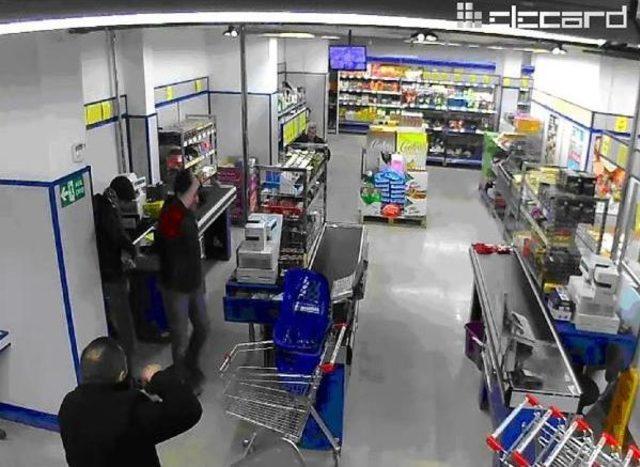 T&uuml;fekle Market Soyanlar Yakalandı 2