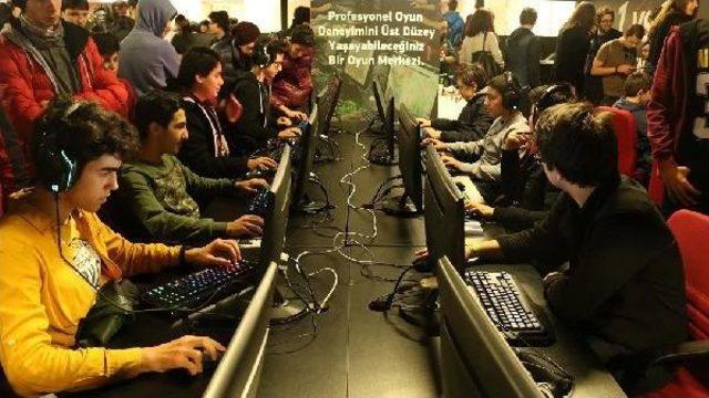 Gaming İstanbul 2017 Oyun Severlere Kapılarını Açtı