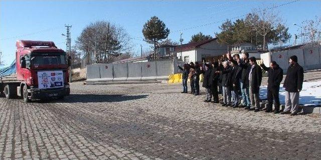 Elazığ’dan Halep’e 4 Tır Yardım