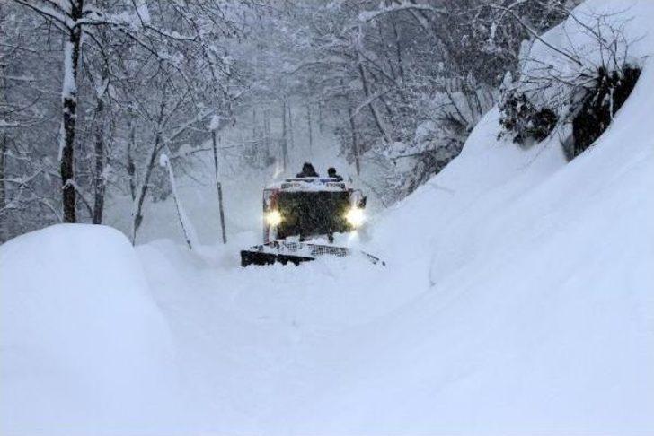 Rize&rsquo;De K&ouml;ylerde Mahsur Kalan 3 Hasta Kurtarıldı