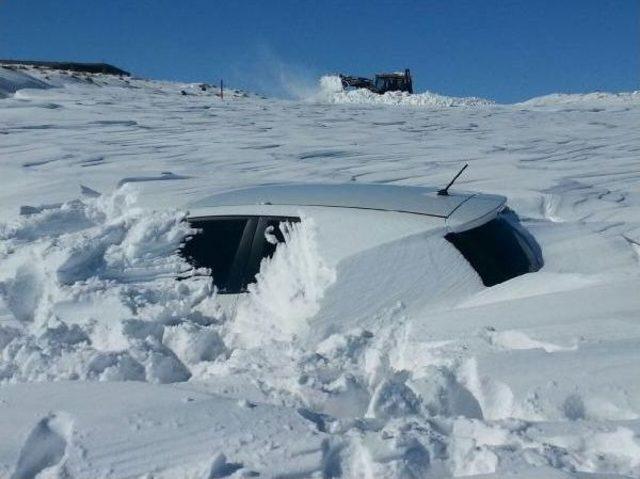 Diyarbakır-Viranşehir Yolunda Kar Mahsuru 4 Kişi 14 Saatte Kurtarıldı 3