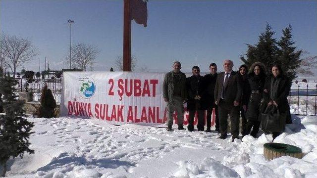 ’dünya Sulak Alanlar Günü’ Buz Tutan Beyşehir Gölü’nde Kutlandı