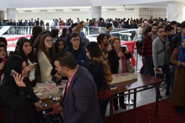 Konya'da Prof. Dr. İlber Ortaylı'ya Yoğun Ilgi