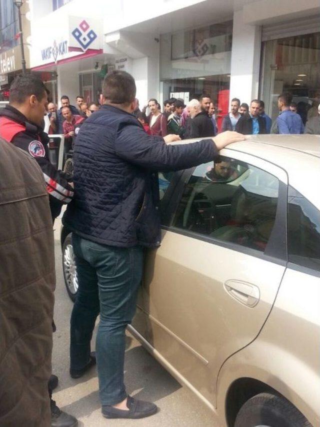 Polis Uyuşturucu Satıcılarını Kıskıvrak Yakaladı