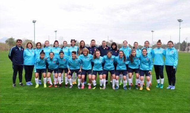 U19 Kadın Milli Takımı Manavgat'ta Kampa Girdi