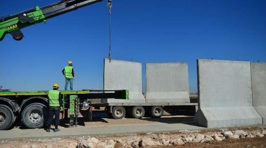 Suriye Sınırının 367 Kilometresine Duvar Örüldü