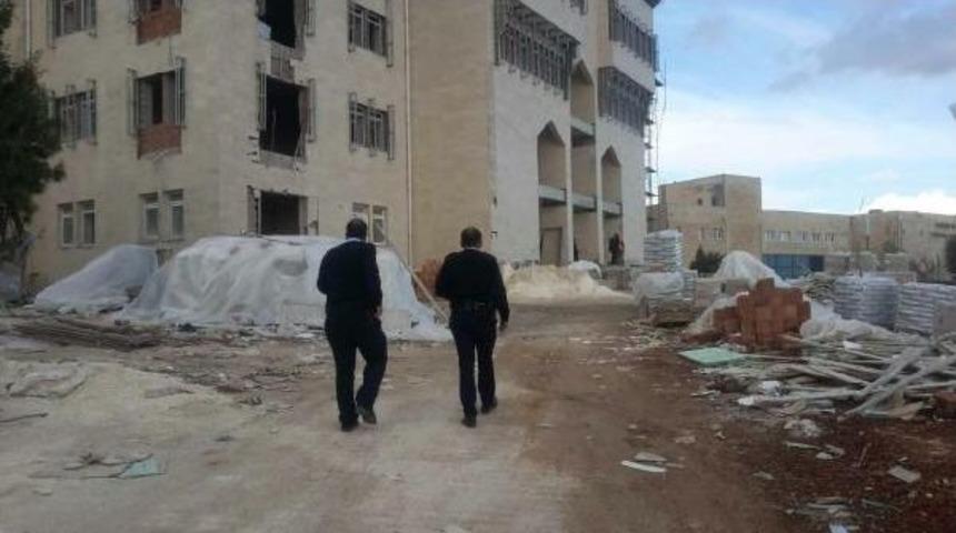 &Uuml;niversitede Inşaat Iskelesi &Ccedil;&ouml;kt&uuml;: 1 Yaralı