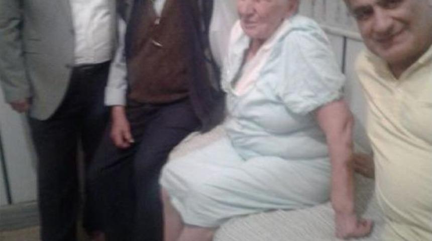 40 Yıllık &Ouml;ğretmenin Cenazesini Eski &Ouml;ğrencileri Kaldırdı