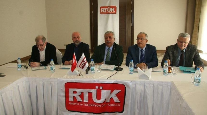 Rt&uuml;k Başkanı İlhan Yerlikaya&rsquo;dan &lsquo;izdiva&ccedil;&rsquo; Programları Reytinglerine &lsquo;kolesterol&rsquo; Benzetmesi: