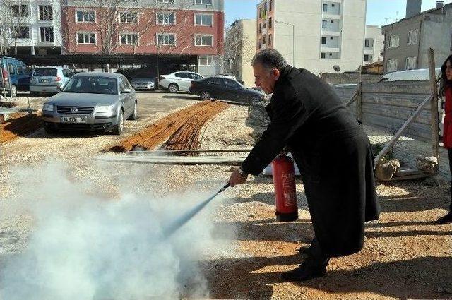 Kırklareli Ticaret İl Müdürlüğü Personeli Yangın Tatbikatı Gerçekleştirdi