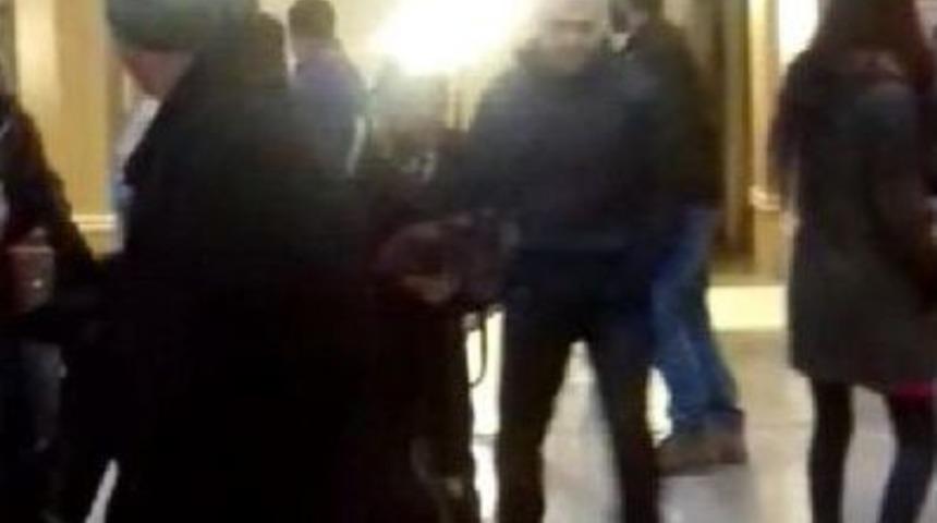 Alışveriş Merkezinde Asma Tavan &Ccedil;&ouml;kt&uuml;, Panik &Ccedil;ıktı