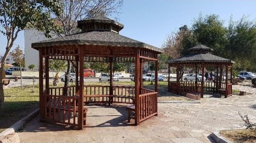 Nazilli&rsquo;de Cumhuriyet Parkı Yaza Hazırlanıyor