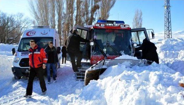 Kar Temizlerken Çatıdan Düştü, 5 Saatte Hastaneye Ulaştırıldı