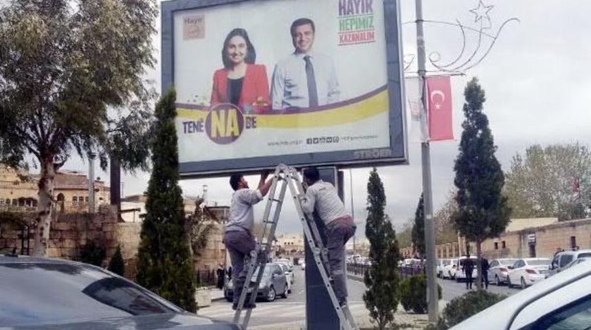 Şanlıurfa'da, Hdp&rsquo;Nin Figen Y&uuml;ksekdağ'lı Afişleri Toplatıldı