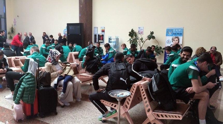 Bursaspor, Konya&rsquo;ya Eksik Geldi