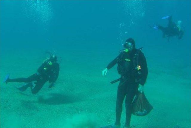 Bodrum'da Deniz Dibi Temizliği