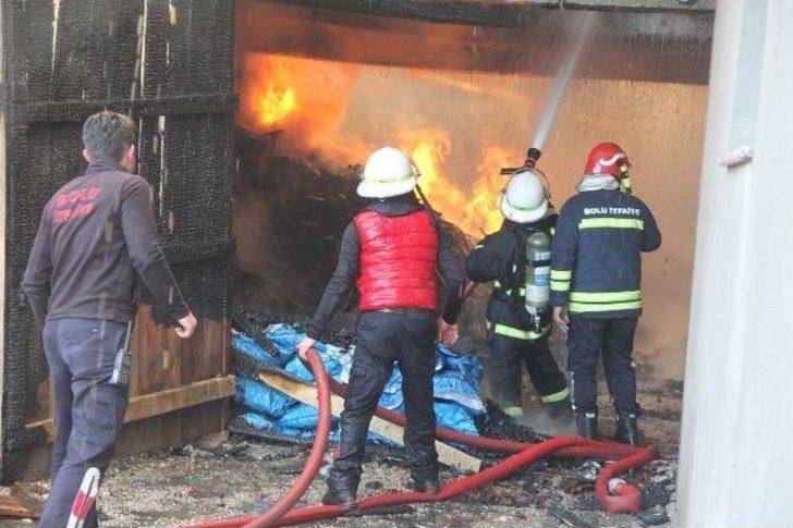 Bolu’da İki Katlı Ev, Ahır Ve Samanlık Yandı G5