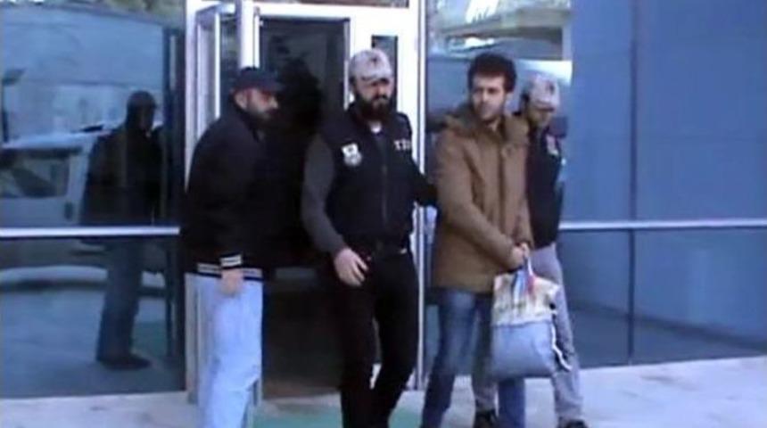Yurt Dışına Ka&ccedil;mak İ&ccedil;in Sahte Kimlikle Pasaport Almaya &Ccedil;alışan Pkk&rsquo;lı Yakalandı