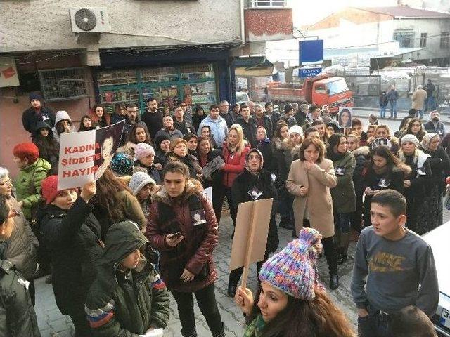 Eşi Tarafından &Ouml;ld&uuml;r&uuml;len Sinem Metin Şahin&rsquo;in Cenazesi Memleketine G&ouml;nderildi 1
