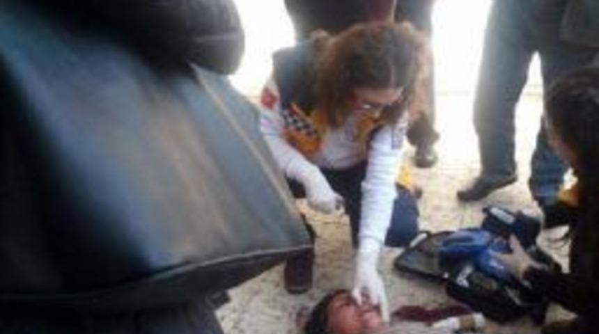 &Ccedil;ed Toplantısında Benzin I&ccedil;ip Kendini Yakmak Istedi