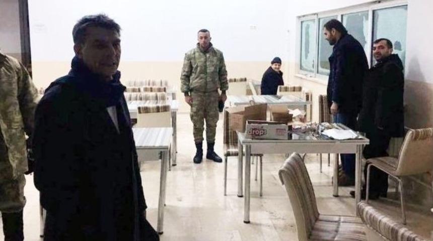 Bitlis&rsquo;te Yolda Kalan 52 Vatandaşı Askerler Kurtardı