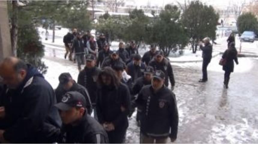 81 İlde 12 Bin 420 Polisle Eş Zamanlı Operasyon